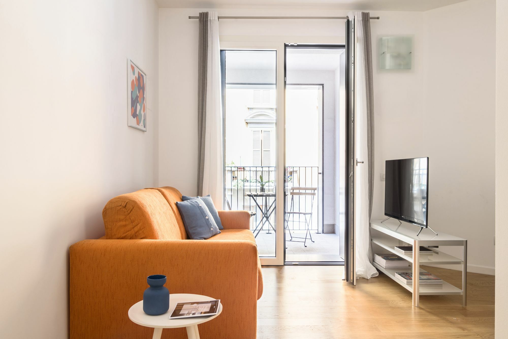 Joivy Sunny 1-Bed Flat With Balcony Apartment Milan Exterior photo